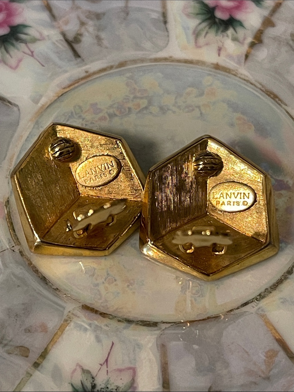 Vintage Lanvin Paris 3D White Enamel Gold-Plated Square Dice Clip On Earrings - Picture 5 of 9
